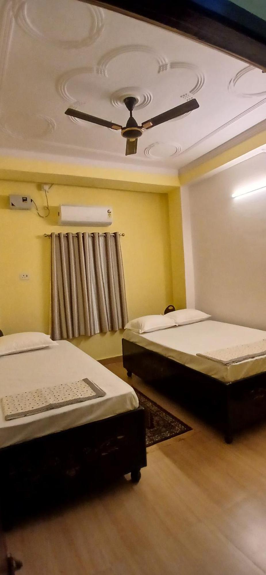 Incredible Banaras Inn Varanasi Exterior foto